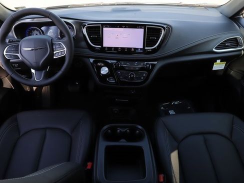 New 2026 Chrysler Pacifica Select image 23