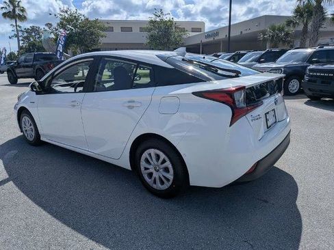 Used 2019 Toyota Prius FWD image 5