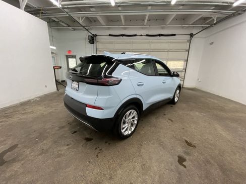 Used 2023 Chevrolet Bolt EUV LT image 6