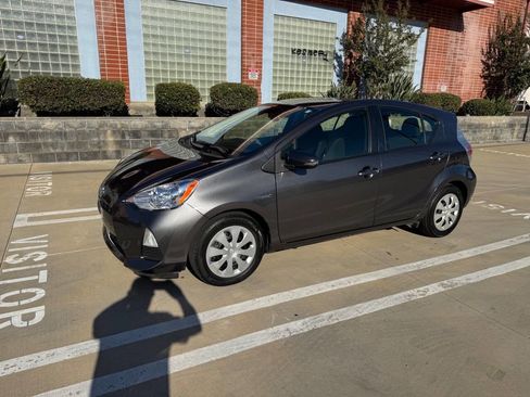 Used 2014 Toyota Prius C Three FWD image 2
