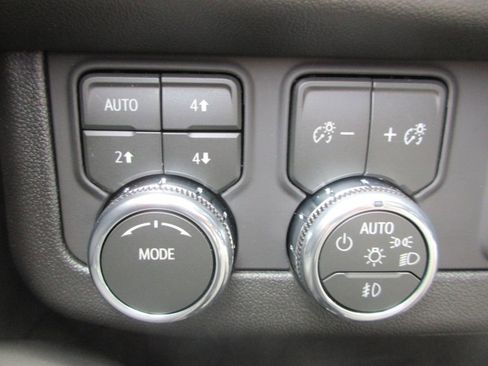 New 2026 GMC Yukon XL Elevation w/ Elevation Premium Package AWD/4WD image 17