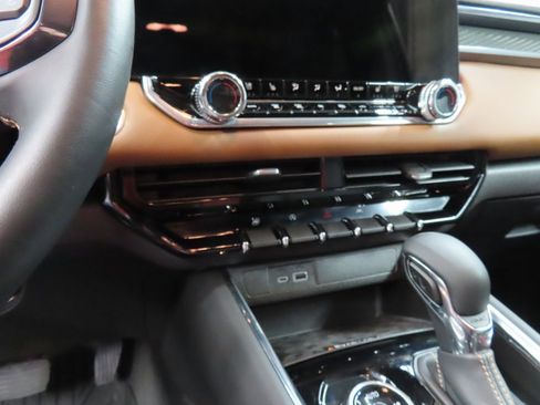 Used 2024 GMC Canyon AT4 w/ AT4 Premium Package image 49