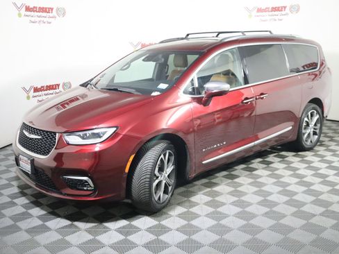 Used 2022 Chrysler Pacifica Pinnacle AWD/4WD image 18