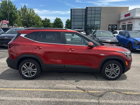 Used 2023 Kia Seltos S AWD/4WD image 1