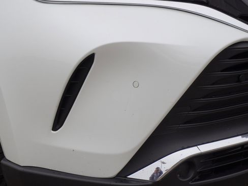 Used 2021 Toyota Venza XLE w/ Carpet Mat Package (TMS) image 3