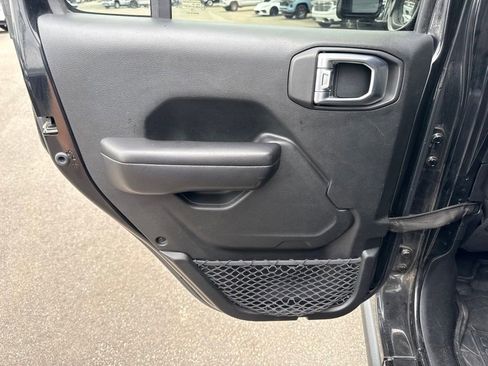 Used 2019 Jeep Wrangler Unlimited Rubicon AWD/4WD image 26