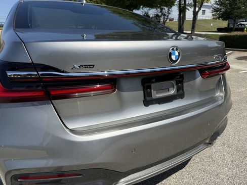 Used 2020 BMW 740i xDrive w/ M Sport Package AWD/4WD image 9