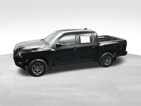 Used 2025 Nissan Frontier SV w/ SV Convenience Package RWD image 34