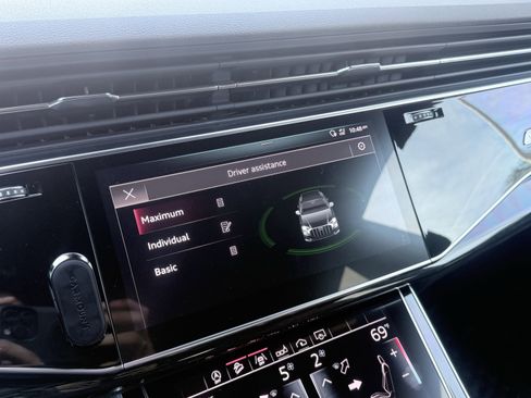 Used 2019 Audi Q8 Premium Plus w/ Premium Plus image 72