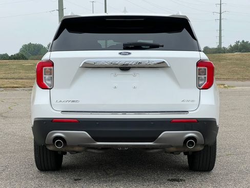 Used 2023 Ford Explorer Limited w/ Equipment Group 301A AWD/4WD image 54