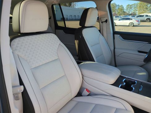 Certified 2024 GMC Acadia Denali w/ Super Cruise Package image 31