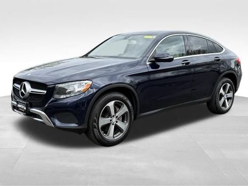 Used 2017 Mercedes-Benz GLC 300 4MATIC Coupe image 3