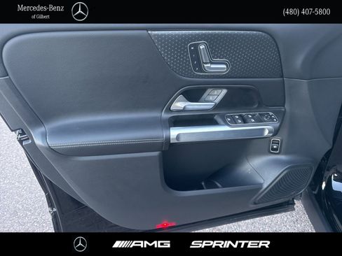 Certified 2025 Mercedes-Benz GLB 250 image 12