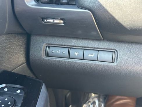 Used 2022 Nissan Pathfinder SL w/ SL Premium Package image 21