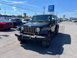 Used 2014 Jeep Wrangler Unlimited Sahara AWD/4WD video 1