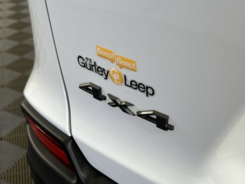 Used 2022 Jeep Cherokee Trailhawk image 15