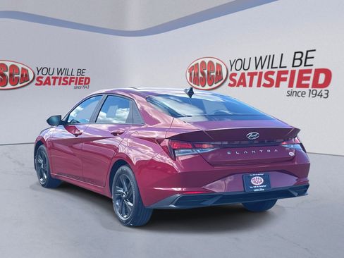 Used 2023 Hyundai Elantra SEL w/ Cargo Package FWD image 7