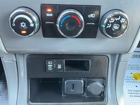 Used 2015 Chevrolet Traverse LS AWD/4WD image 16