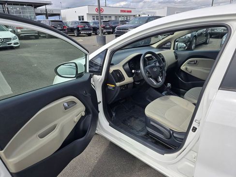 Used 2013 Kia Rio LX FWD image 19