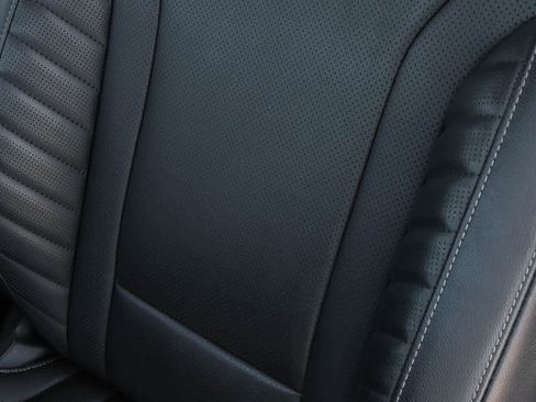 Used 2025 Hyundai Elantra Limited FWD image 28
