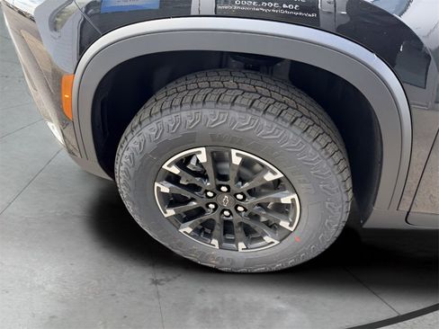 New 2026 Chevrolet Traverse Z71 w/ Driver Confidence Package image 9