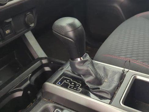 Certified 2022 Toyota Tacoma SR5 w/ Technology Package RWD image 21