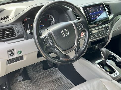 Used 2017 Honda Ridgeline RTL-T image 9