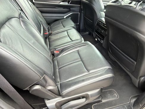 Used 2024 Jeep Wagoneer Series II w/ Flexible Seating Group RWD image 21