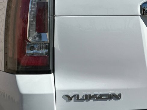 Used 2018 GMC Yukon Denali w/ Denali Ultimate Package AWD/4WD image 30