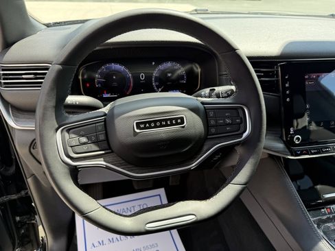 Used 2024 Jeep Wagoneer L Series II w/ Flexible Seating Group AWD/4WD image 23