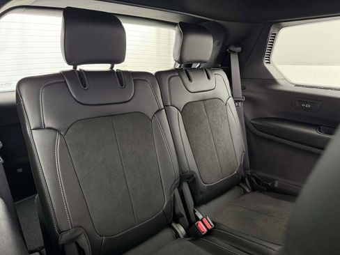 New 2025 Jeep Grand Cherokee L Altitude image 34