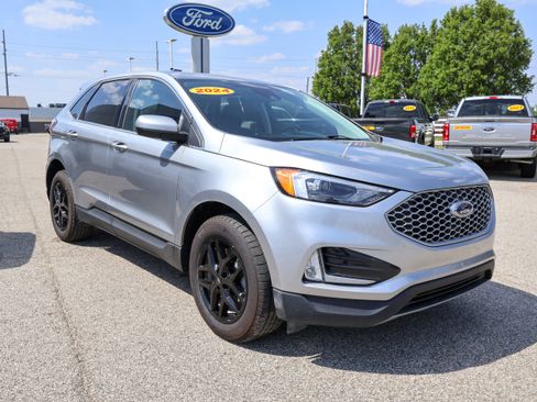 Used 2024 Ford Edge SEL w/ Convenience Package AWD/4WD image 7