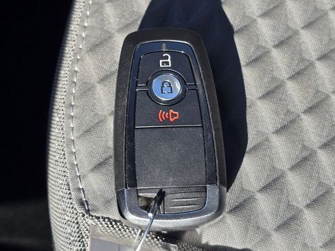 Used 2022 Ford Escape SE image 31