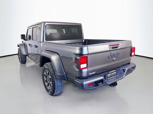 Used 2025 Jeep Gladiator Sport w/ Premium Package image 5