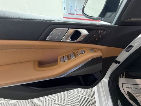 Used 2022 BMW X7 M50i w/ Dynamic Handling Package image 15