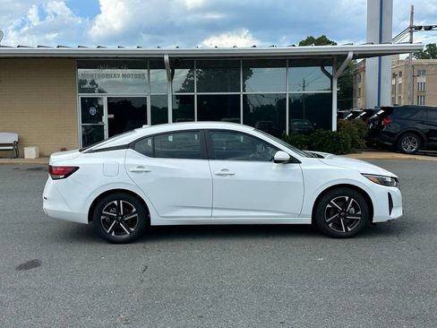 Used 2025 Nissan Sentra SV FWD image 9