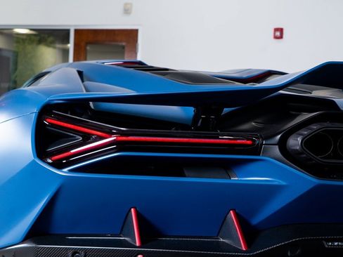 Used 2024 Lamborghini Revuelto image 24