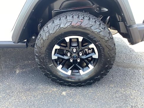 Certified 2025 Jeep Wrangler Unlimited Rubicon 4xe w/ Safety Group AWD/4WD image 7