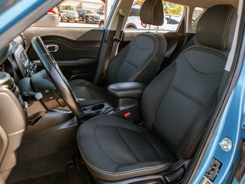 Used 2016 Kia Soul + w/ Designer's Package FWD image 11