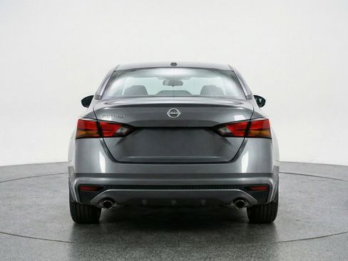 Used 2025 Nissan Altima 2.5 SV FWD image 7