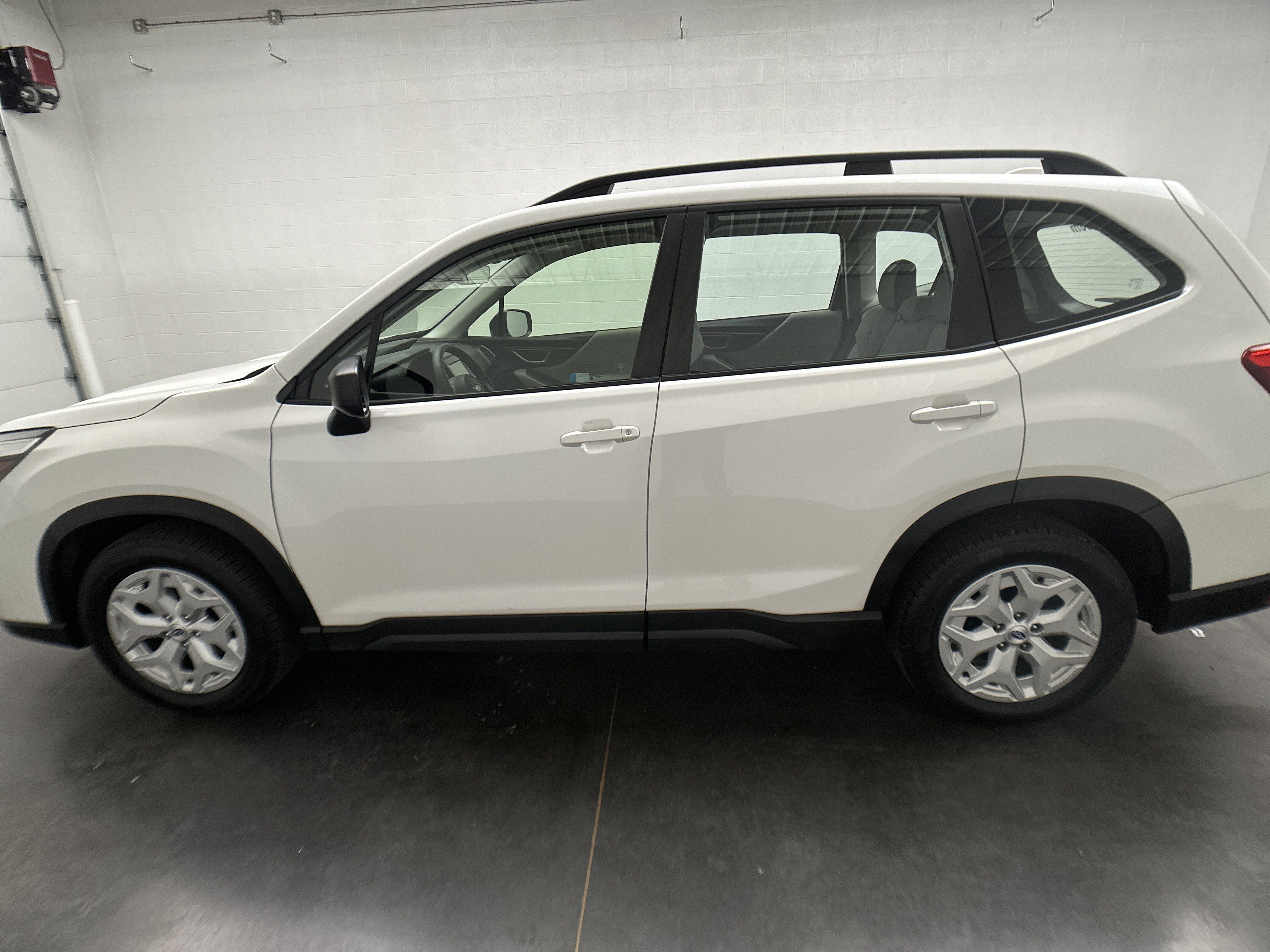 Used 2021 Subaru Forester AWD/4WD image 5