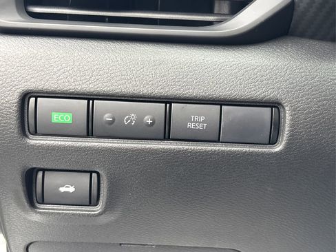 Used 2025 Nissan Sentra S image 33