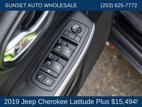 Used 2019 Jeep Cherokee Latitude Plus image 41