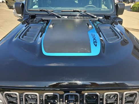 Certified 2024 Jeep Wrangler Unlimited Rubicon 4xe w/ Technology Group AWD/4WD image 10