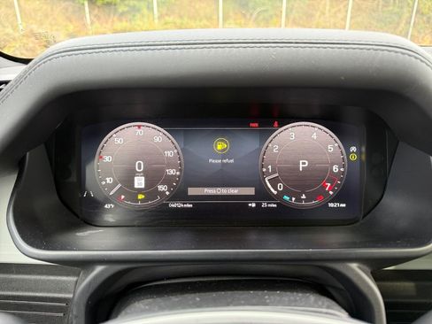 Used 2023 Land Rover Defender 130 X-Dynamic SE image 14