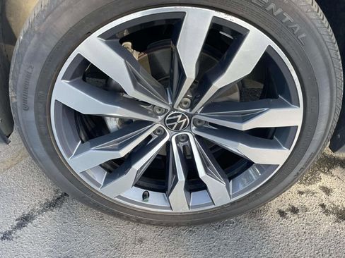 Used 2022 Volkswagen Atlas SEL Premium image 9