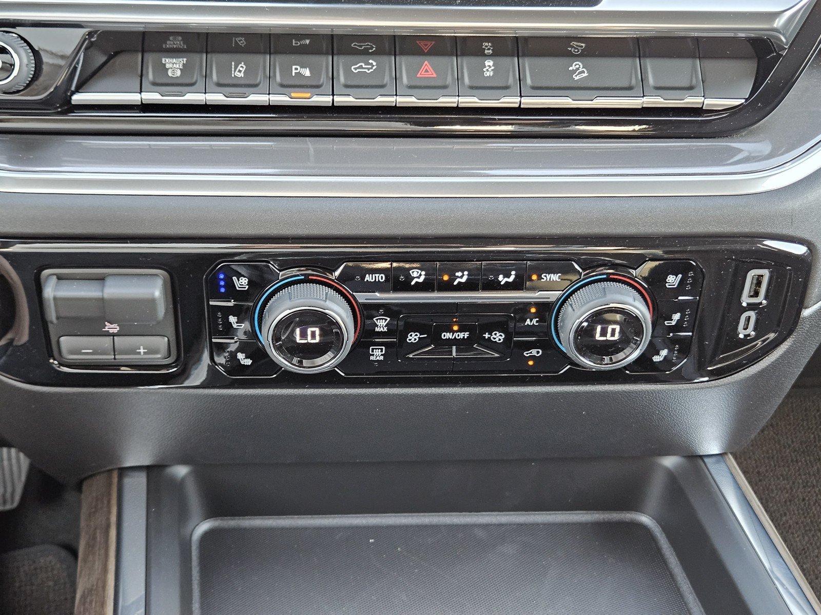 New 2026 Chevrolet Silverado 2500 High Country w/ High Country Premium Package AWD/4WD image 14