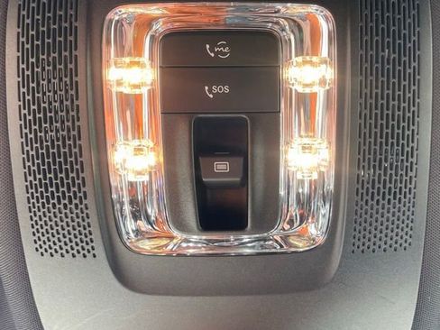 Used 2021 Mercedes-Benz GLB 250 4MATIC w/ AMG Line image 23