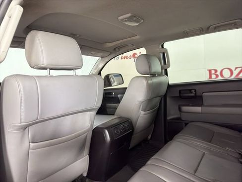 Used 2016 Toyota Sequoia SR5 RWD image 14