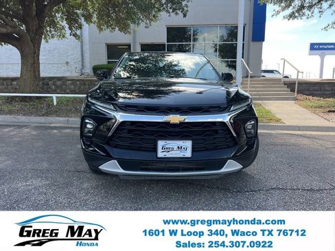 Used 2023 Chevrolet Blazer LT FWD image 2